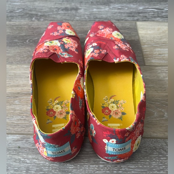 Toms Floral Shoes - Picture 2 of 3